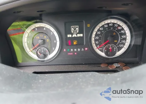 2017 Ram 1500 Express 4X4 5'7 Box z USA, uszkodzony, nr VIN 1C6RR7KG7HS857942